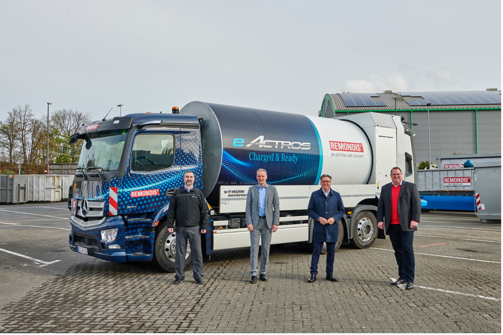 Brennstoffzellen-Lkw: Daimler Truck baut kundennahe Erprobungsflotte von  Mercedes-Benz GenH2 Trucks