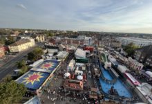 Moers - Sechs verletzte Polizeibeamte nach Einsatz auf der Moerser Kirmes