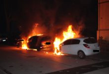 Zwei Autos in Flammen - Wer hat verdächtige Beobachtungen gemacht?