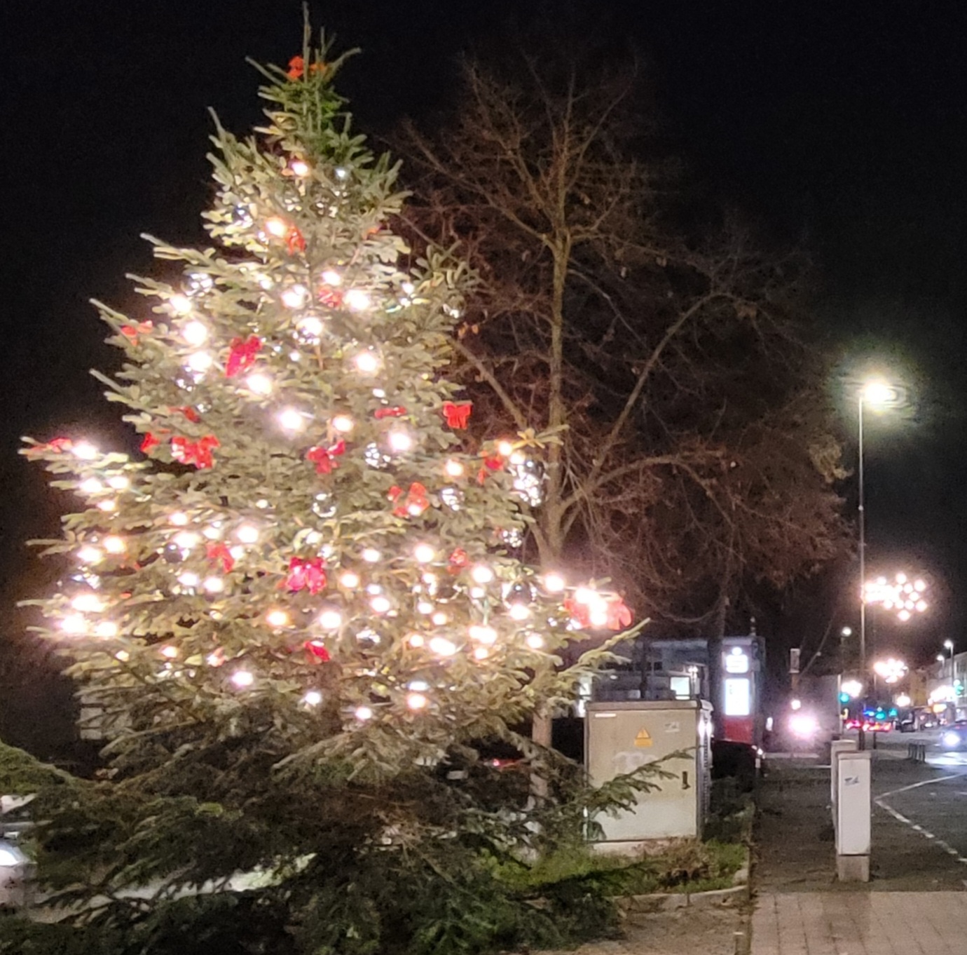 Reduzierte Scherpenberger LED-Weihnachtsbeleuchtung als Signal des Sparens, der Hoffnung und Freude