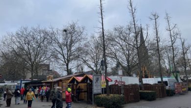 Jan Dieren „auf Schicht“ auf dem Moerser Weihnachtsmarkt