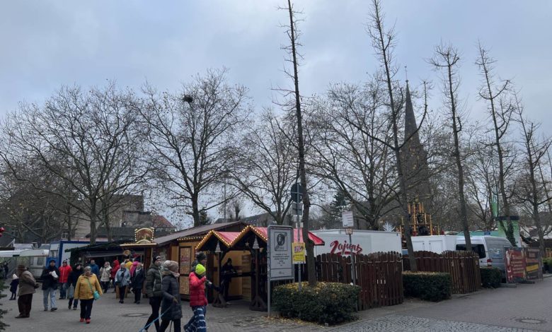 Jan Dieren „auf Schicht“ auf dem Moerser Weihnachtsmarkt