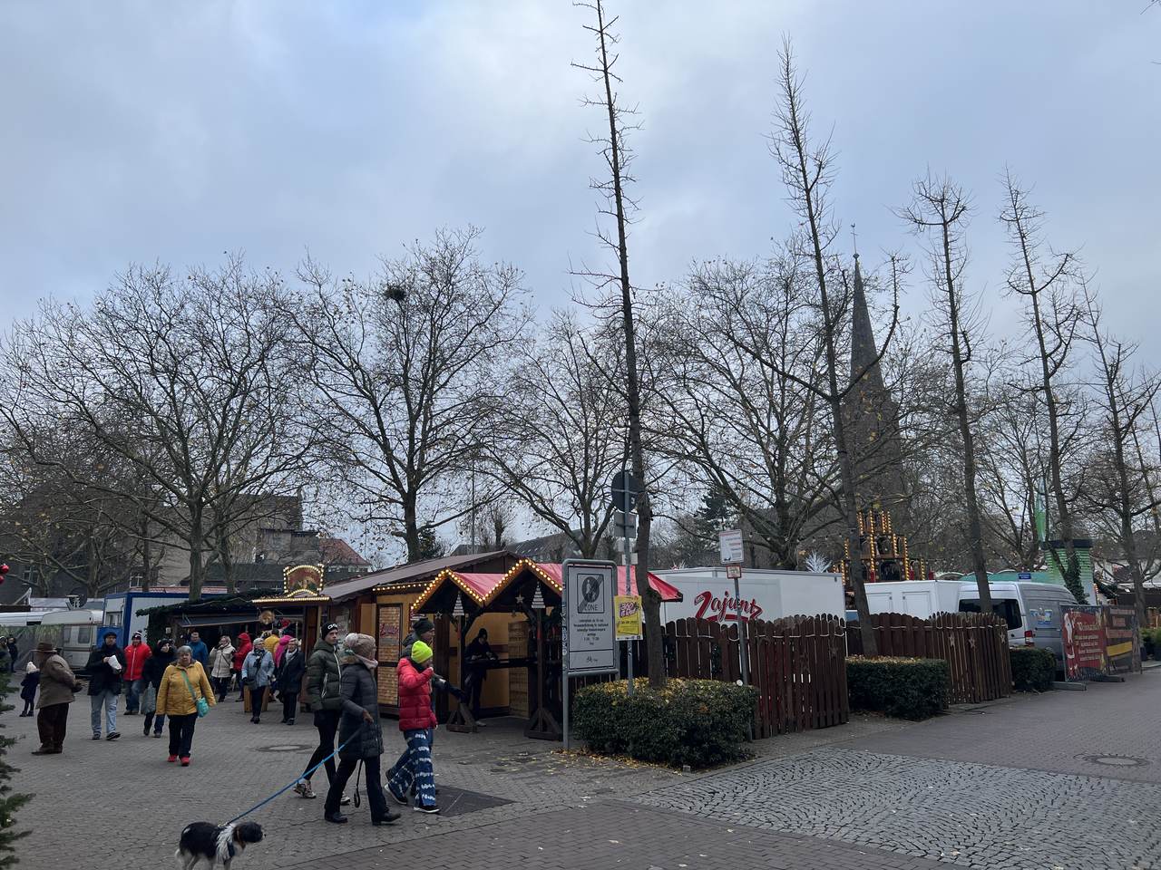Jan Dieren „auf Schicht“ auf dem Moerser Weihnachtsmarkt
