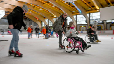 Spaß auf dem Eis – für alle! 200 Gäste beim Aktionstag für Menschen mit Handicap