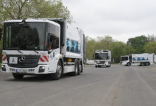 Mercedes-Benz Trucks übergibt erste batterieelektrische eEconic an die Frankfurter Entsorgungs- und Service GmbH