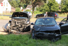 Marxloh: Zusammenstoß vor Autobahnauffahrt - Vorfahrtunfall mit drei Verletzten