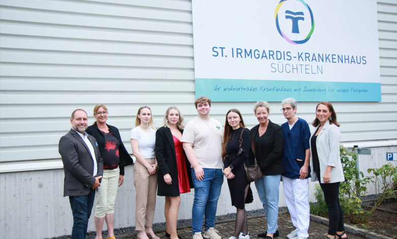Vier Auszubildende am St. Irmgardis-Krankenhaus erfolgreich