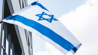 Unbekannte stehlen Israel-Flagge am Rathaus