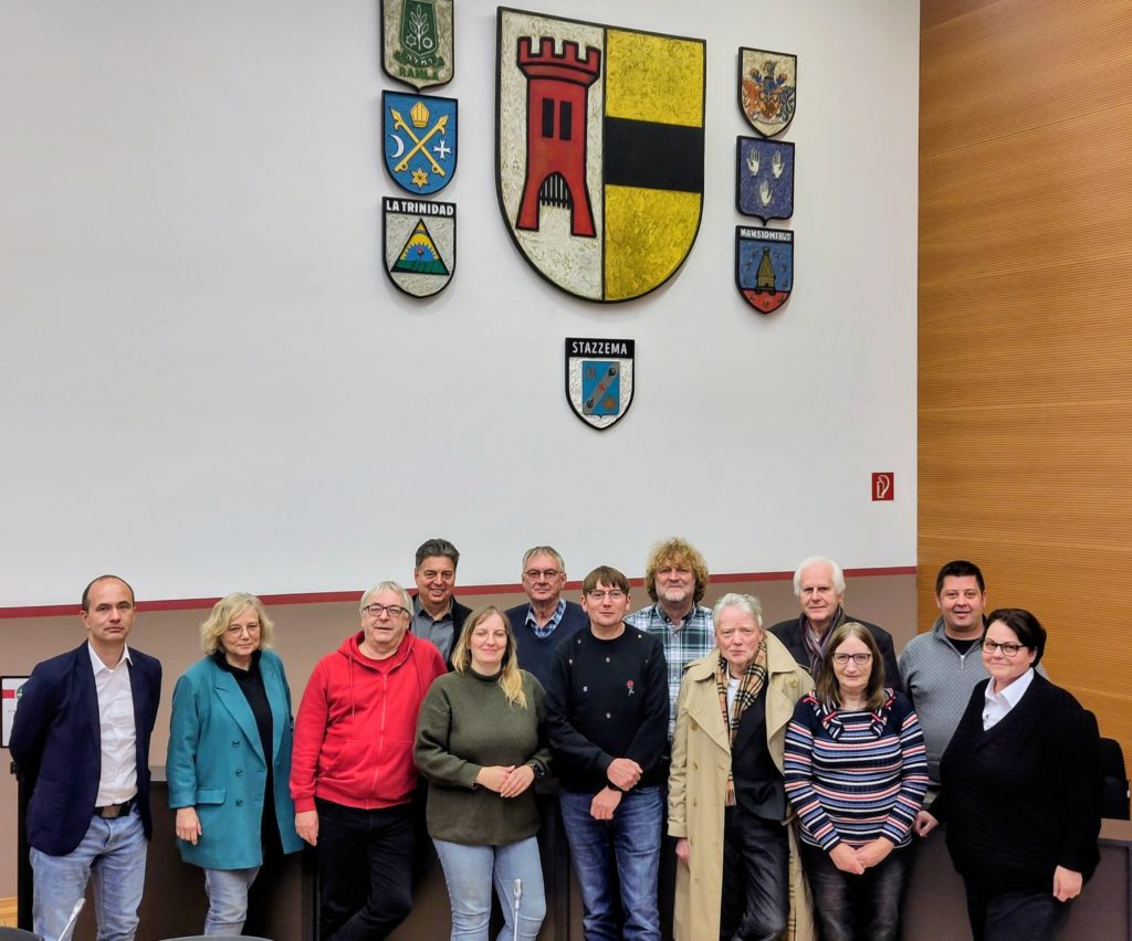 Die neue SPD-Fraktion:  (v.li. n. re.) Andreas Albrecht, Anja Reutlinger, Harald Hüskes, Mark Rosendahl, Hanna Gewinner, Hans-Gerd Rötters, Markus Tenbergen, Dino Maas, Konrad Göke, Heiner Napp, Martina Barwitzki-Gräber, Atilla Cikoglu, Tanja Boll.  Es fehlen Ibrahim Yetim und Thomas Wenzel. 